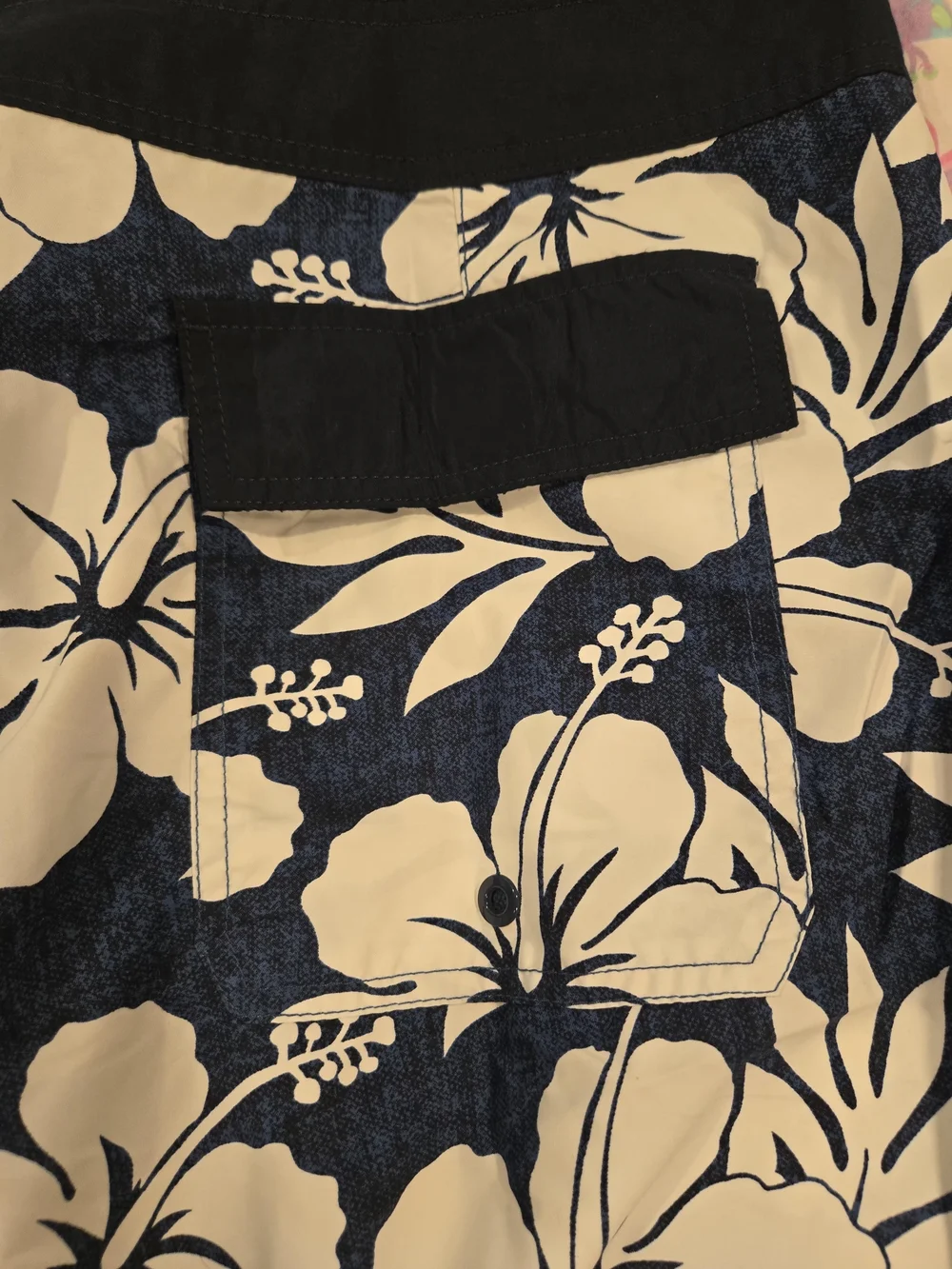 *Old Navy* Men's Navy Blue & White Floral Board Shorts